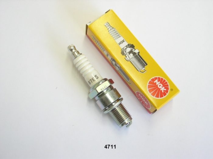 gyujtogyertya-ngk-b7es-4393-56187