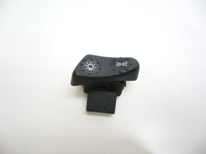 vilagitaskapcsolo-piaggio-liberty-50-4t-liberty-125-(nem-leader)-liberty-150-(leader)-vespa-50-et2-et4-et4-125-150-(leader)-sfera-50-80-125-8435-679684